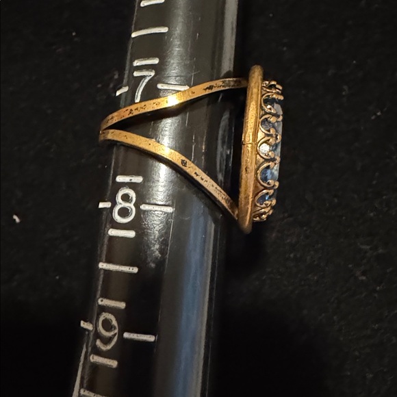 Vintage Blue Cameo Intaglio Gold Tone Ring - Picture 7 of 9